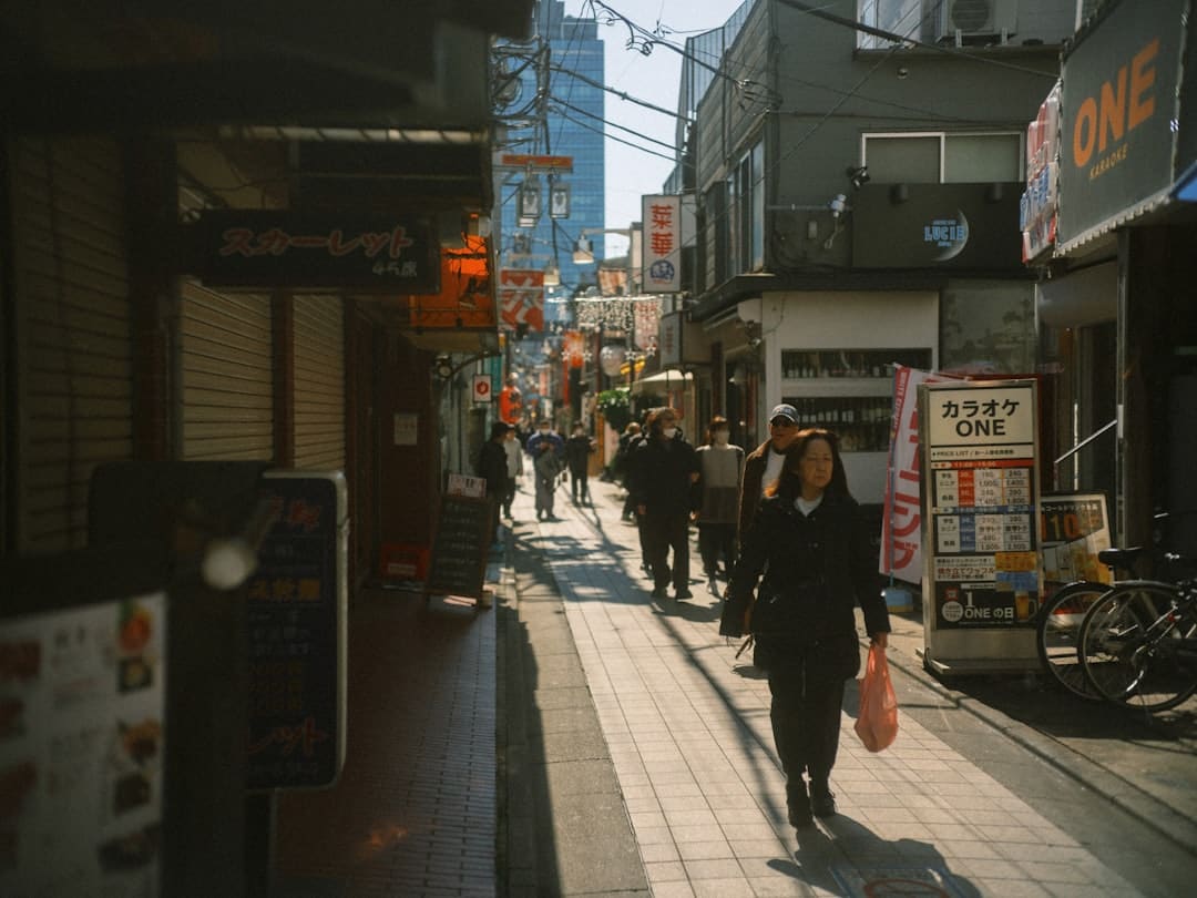 沪指涨近1% 重回3800点